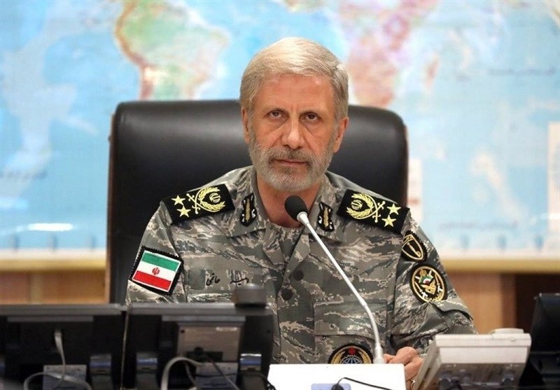  سرلشکر حاتمی: ارتش آماده پاسخ کوبنده و تنبیه هر متجاوز است 